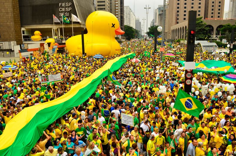 Manifestação na Avenida Paulista, região central da capital, contra a corrupção e pela saída da presidenta Dilma Rousseff